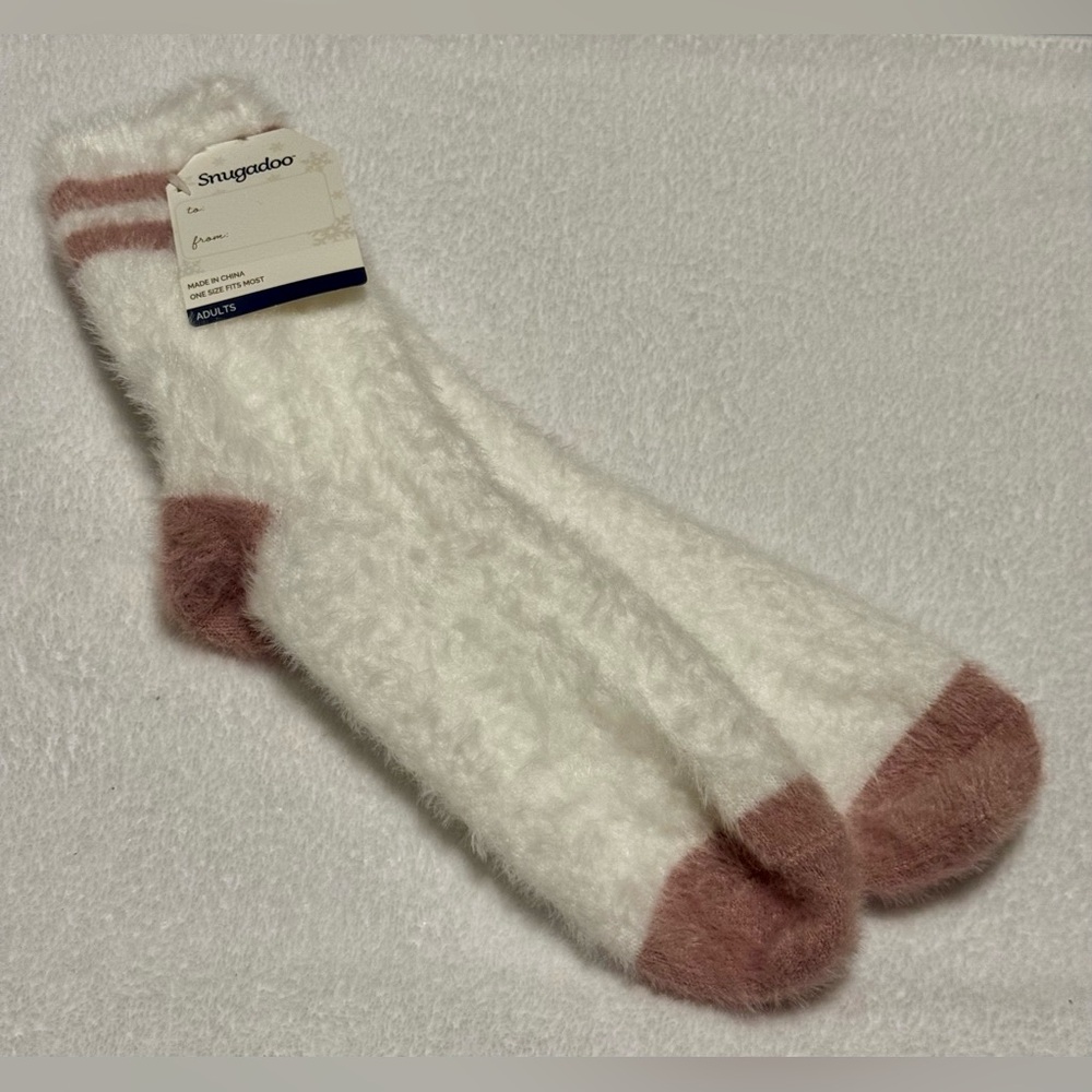 #x418 Snugadoo Plush Ankle Socks White & Pink Accents Eyelash Fluffy Fuzzy Cabin